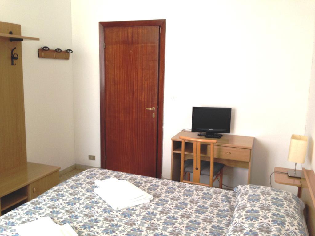 Albergo La Neigra Σέστρι Λεβάντε Εξωτερικό φωτογραφία