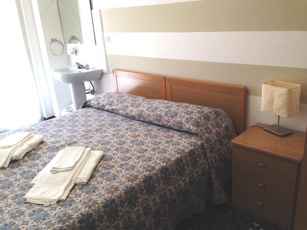 Albergo La Neigra Σέστρι Λεβάντε Εξωτερικό φωτογραφία