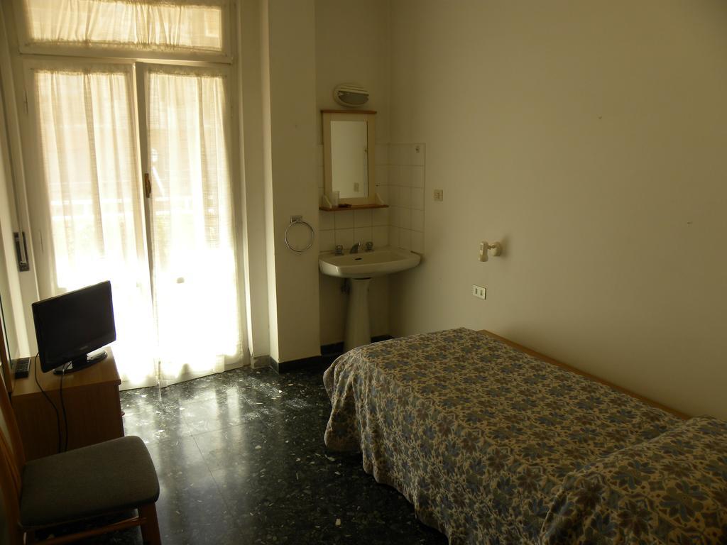 Albergo La Neigra Σέστρι Λεβάντε Εξωτερικό φωτογραφία