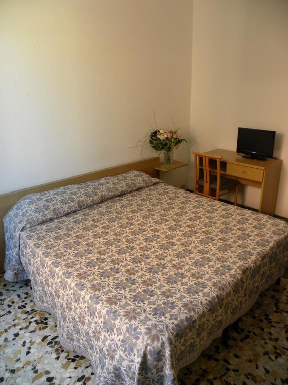 Albergo La Neigra Σέστρι Λεβάντε Εξωτερικό φωτογραφία