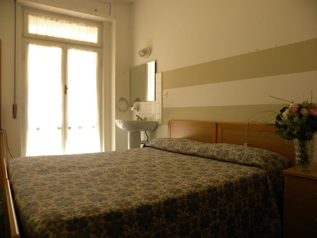 Albergo La Neigra Σέστρι Λεβάντε Εξωτερικό φωτογραφία